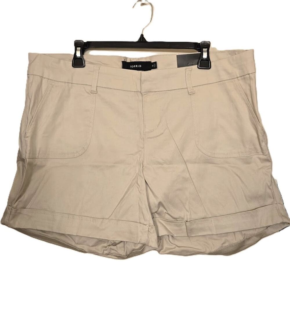 NWT TORRID Sateen Cuffed Shorts Beige Khaki w/ Belt Loops - Women's Size 14 L@@K